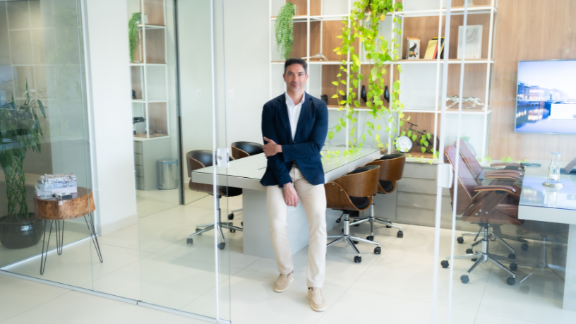 Paulo Henrique Silva Maia revela quais alimentos devem ser evitados nas lancheiras infantis e como promover uma alimentação equilibrada.