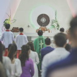 Para Jose Eduardo de Oliveira e Silva, a missa é o coração da vida católica e o memorial vivo da fé.