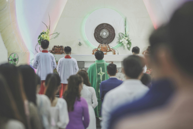 Para Jose Eduardo de Oliveira e Silva, a missa é o coração da vida católica e o memorial vivo da fé.