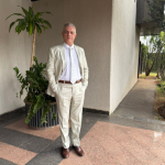 Leonardo Manzan detalha como o CBAM afeta exportadores e o comércio internacional de energia e produtos intensivos em carbono.