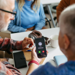 As Fraudes contra aposentados podem ser prevenidas com informação e apoio do Sindnapi - Sindicato Nacional dos Aposentados, Pensionistas e Idosos.